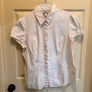 Worthington Stretch White Dotted Short Sleeve Blouse